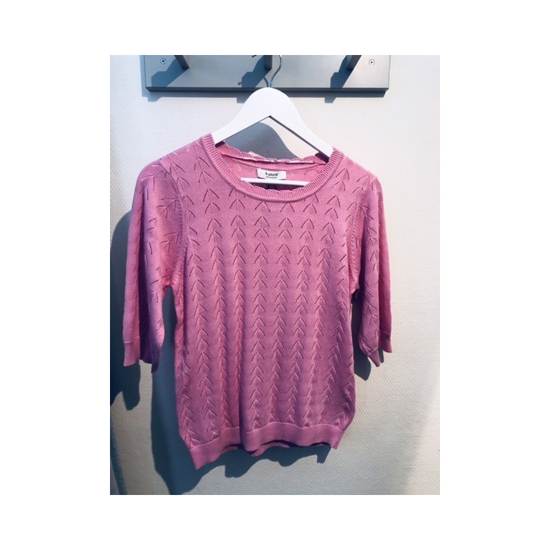 Pull en tricot manche courte modèle MONNI Marque B.YOUNG en Viscose Ecovero et coton biologique Pull en tricot manche courte modèle MONNI Marque B.YOUNG en Viscose Ecovero et coton biologique