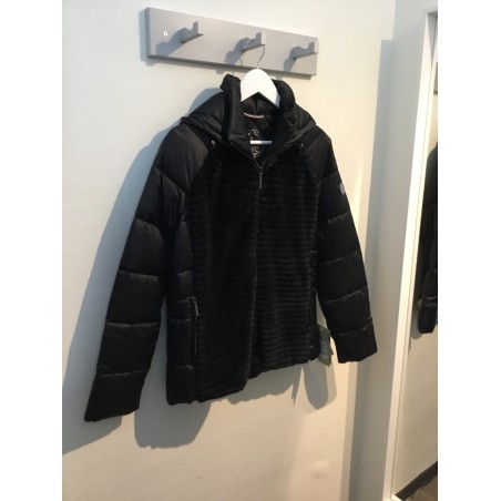 Doudoune GREEN GOOSE Garnissage ultraléger en fibres innovantes.  Moelleux, léger et chaud. Dessus traité BIONIC-FINISH®ECO, un