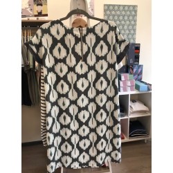 Robe modèle Etyroua Marque Etymologie en viscose et lin