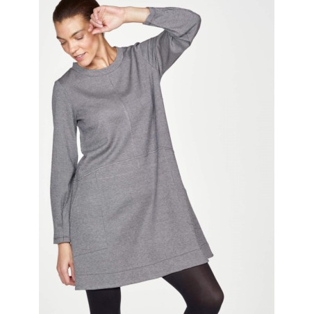 Robe forme trapèze Modèle Haddie Marque Thought en polyester recyclé viscose dérivée de bambou coton biologique laine et élastha