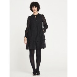 Robe trapèze modèle ELARA coloris noir effet dentelle  Marque THOUGHT en viscose ecovero et nylon recyclé